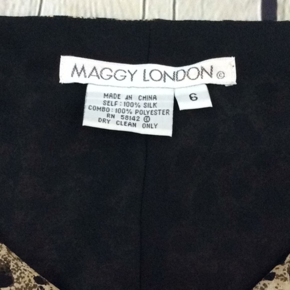 Maggy London silk blouse size 6 EUC - Picture 3 of 4